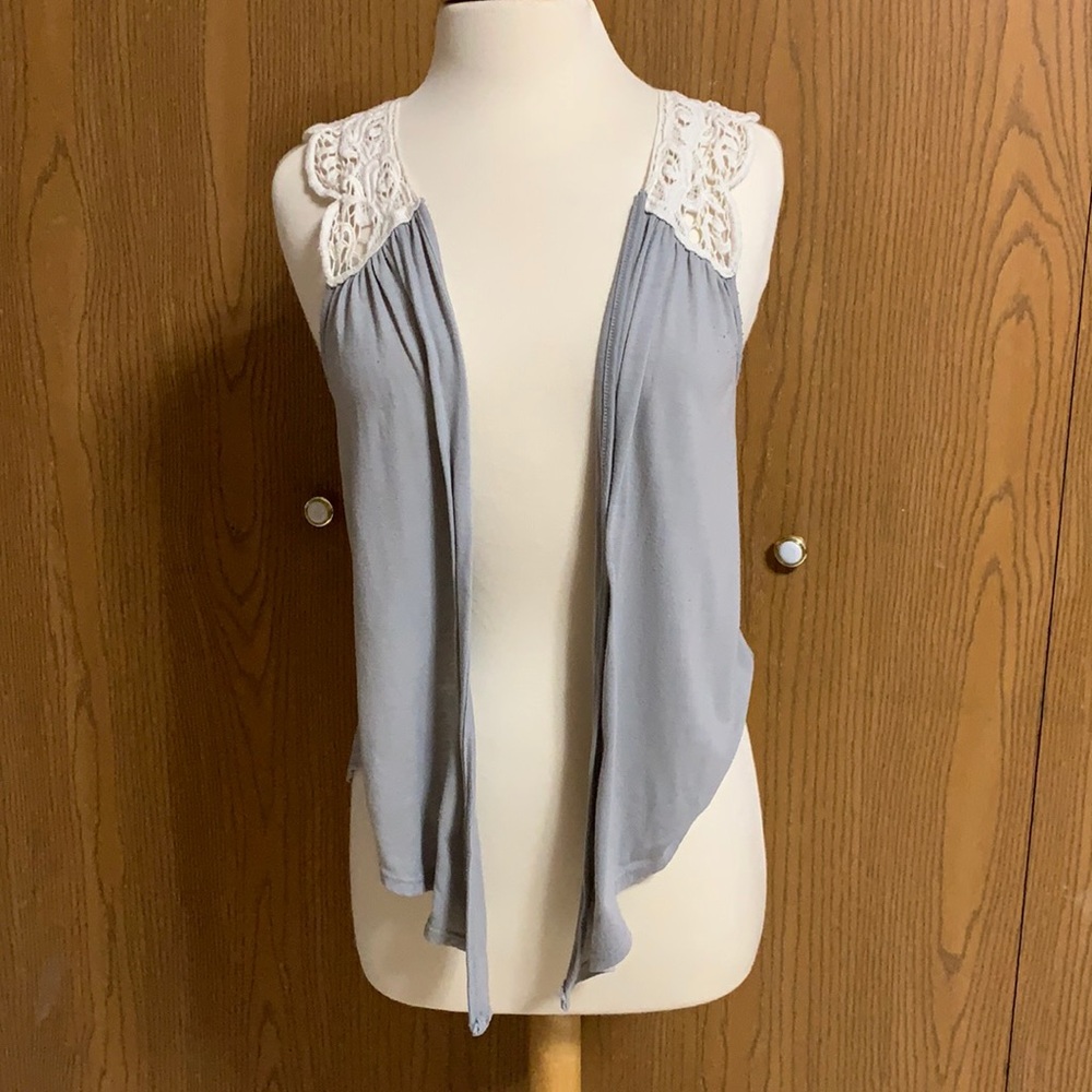 Lily White Vest Size M Lace